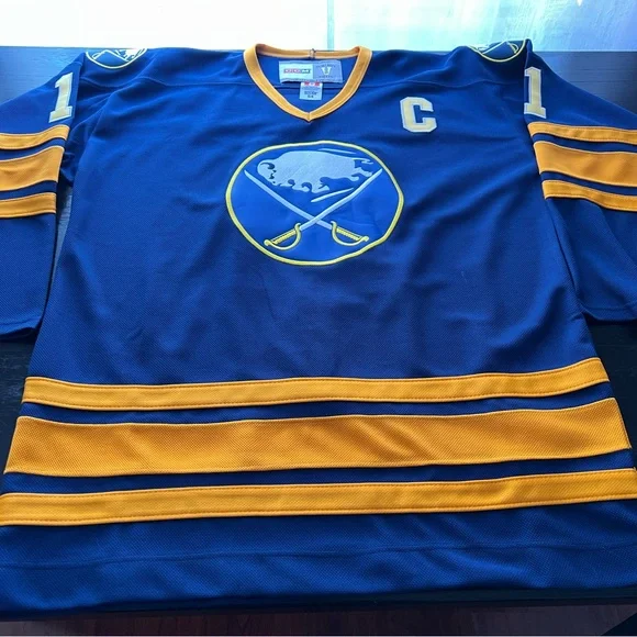 CCM Buffalo Sabres Gilbert Perreault Hockey Jersey French Connection - Picture 11 of 16